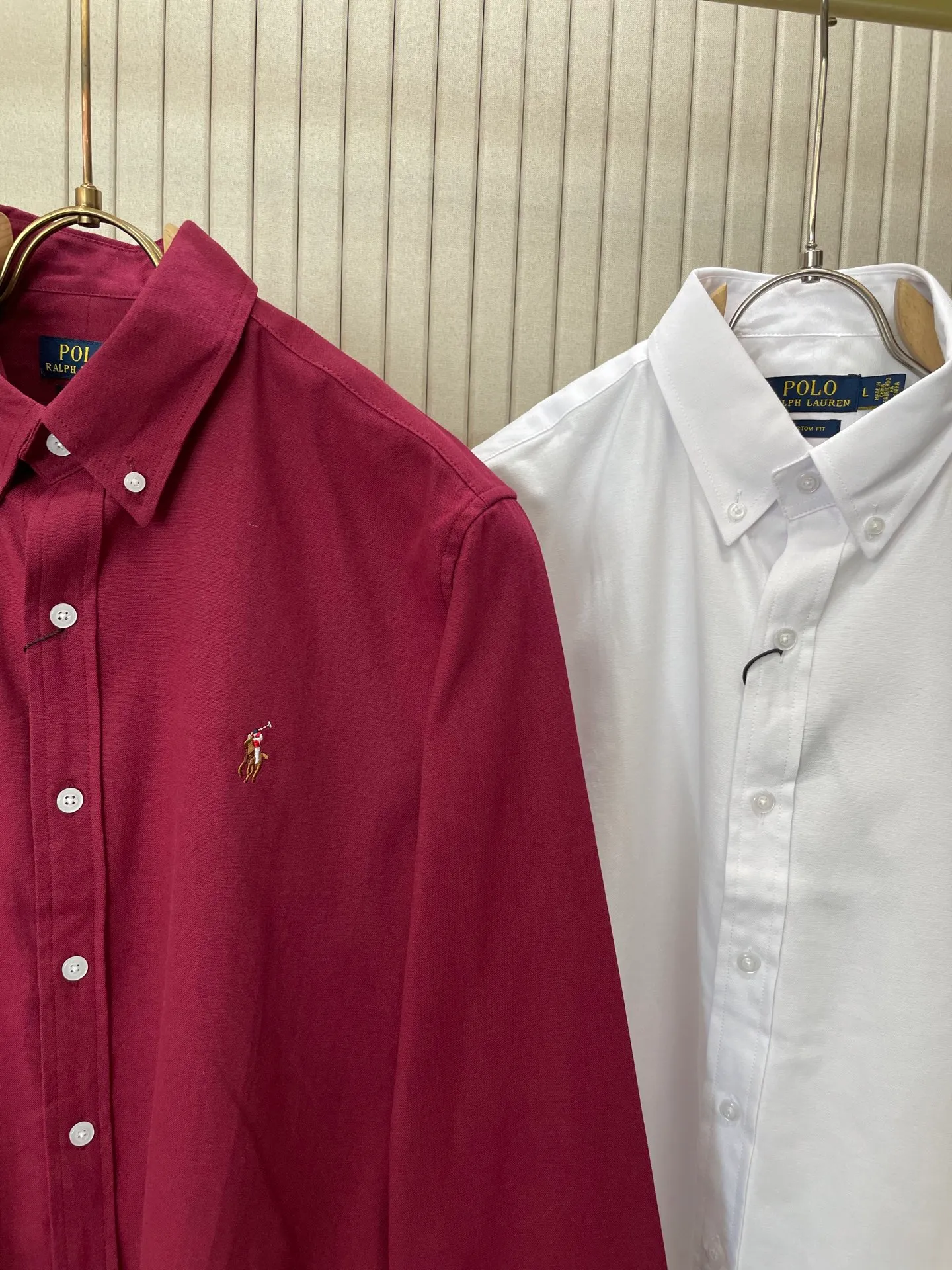 P220 🌸🌸🌸 POLO Ralph Lauren [High Quality] Classic shirt! Classic casual shirt made of pure cotton fabric with unique design, simple, clean and classic version design. It is a versatile style that can be switched at will. The fabric feels soft and delicate, highly breathable, close to the skin and comfortable to wear. It can be worn alone as an inner layer. Its versatile performance is beyond your imagination! The upper body of the ready-to-wear is simple and classic yet elegant! Size:M-XXL